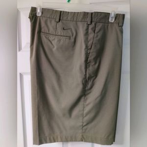 Men's Nike Golf Tour Performance Dri-Fit Shorts size 42